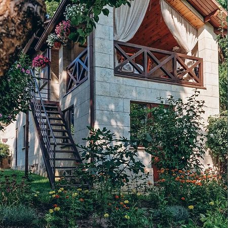 White Valley Entire Guest House Next To Forest Chisinau Exterior foto